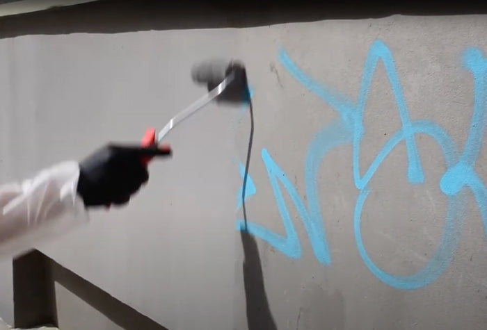 Video laden: Schluss mit Schmierereien - wir bringen die Wände zum Strahlen